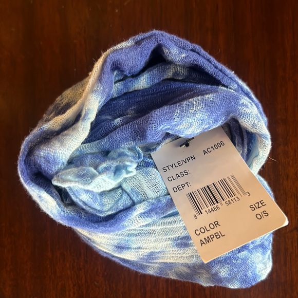 NWT Intro blue white tie dye rectangle scarf - Picture 2 of 5